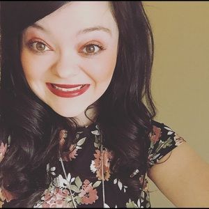 Meet your Posher, Alexis